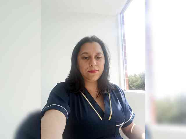 Queen-yess011 webcam