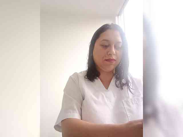 Queen-yess011 webcam