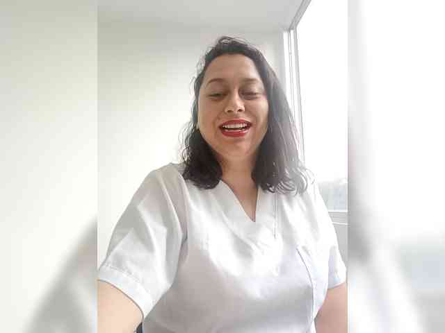 Queen-yess011 webcam