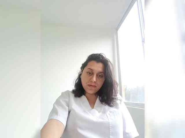 Queen-yess011 webcam
