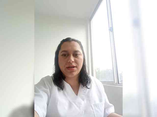 Queen-yess011 webcam