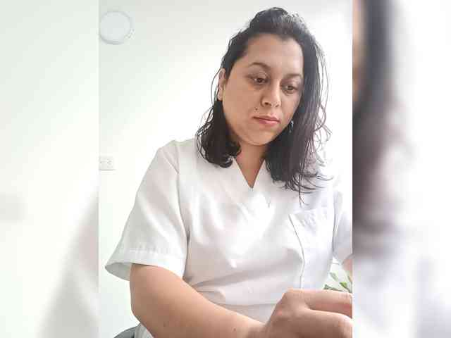 Queen-yess011 webcam