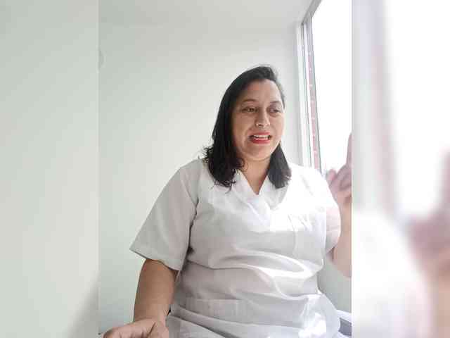 Queen-yess011 webcam