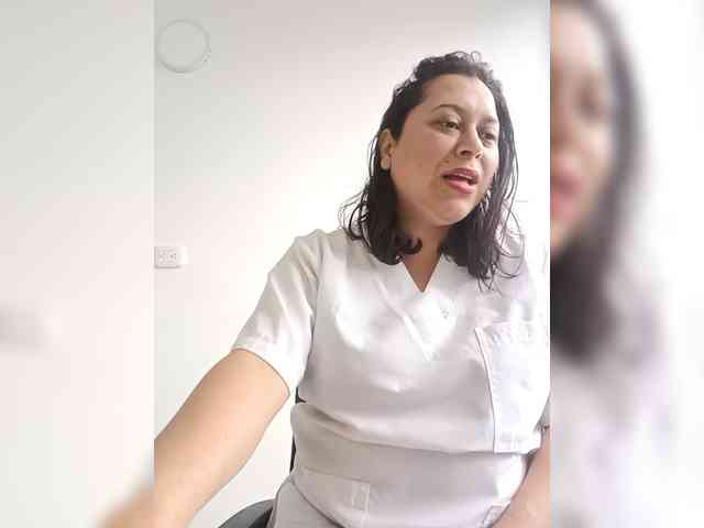 Queen-yess011 webcam