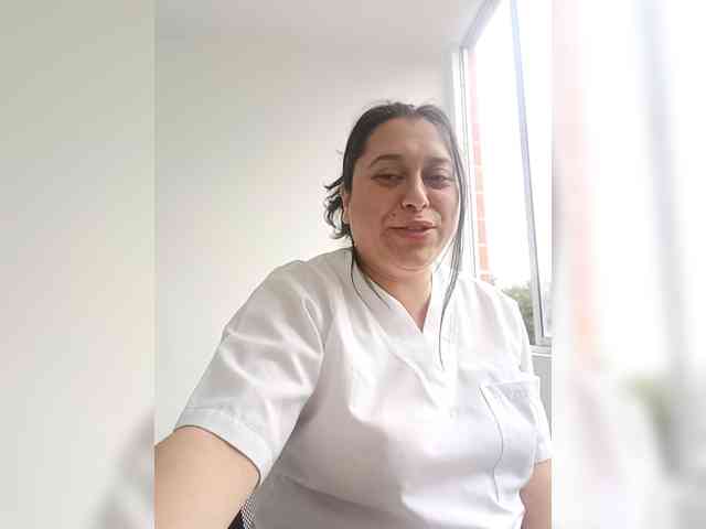 Queen-yess011 webcam