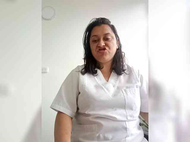 Queen-yess011 webcam