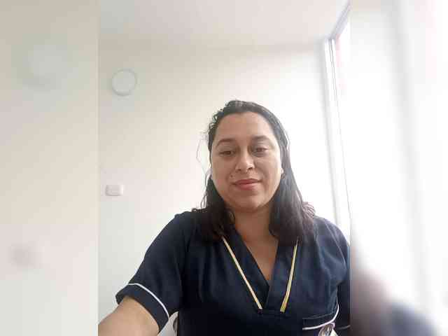 Queen-yess011 webcam