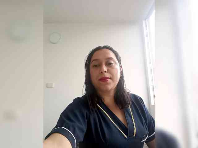Queen-yess011 webcam