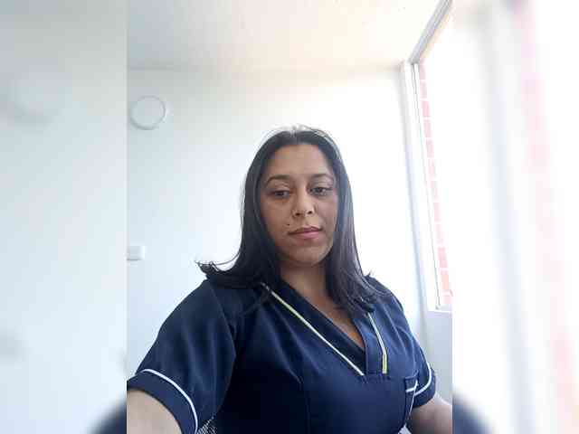 Queen-yess011 webcam