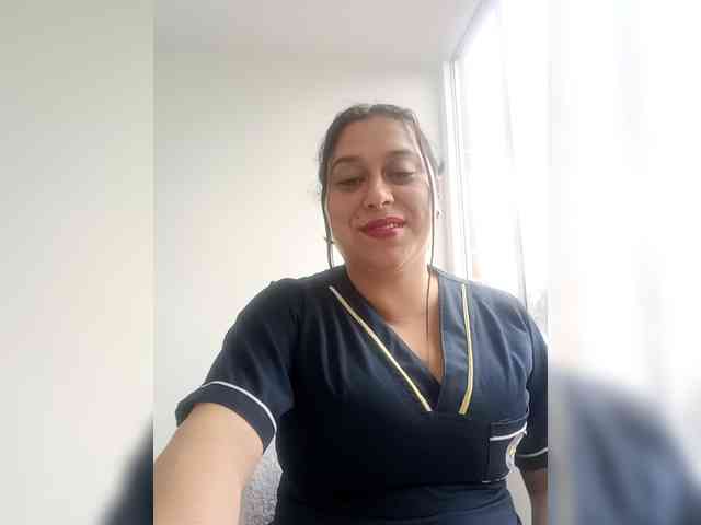 Queen-yess011 webcam