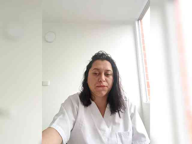 Queen-yess011 webcam