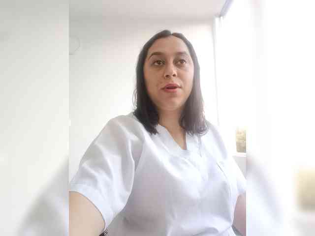 Queen-yess011 webcam