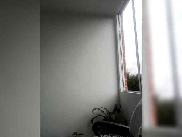Queen-yess011 webcam