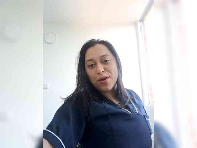 Queen-yess011 webcam