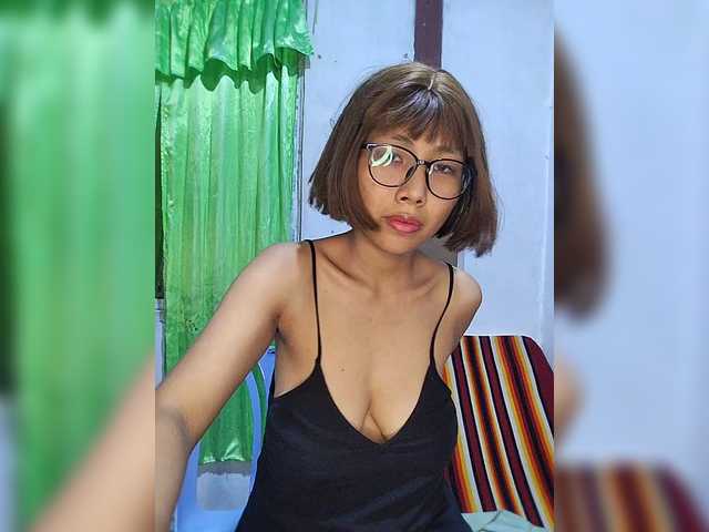momo3312 live cam on BongaCams