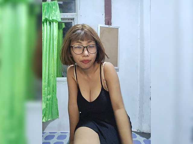 momo3312 live cam on BongaCams