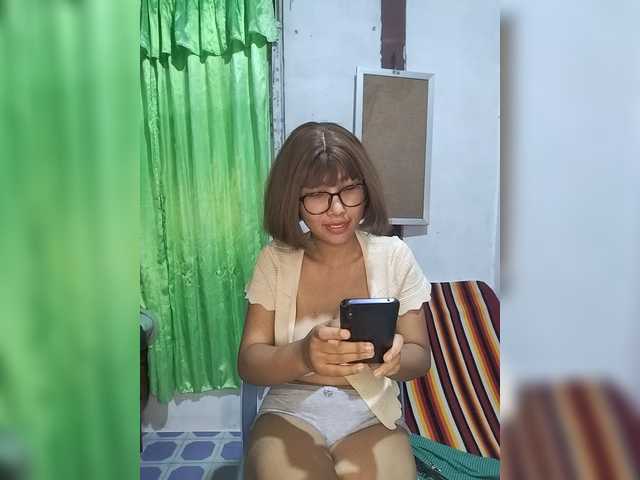 momo3312 live cam on BongaCams
