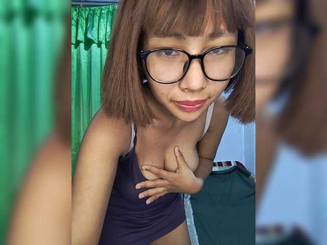 momo3312 live cam on BongaCams
