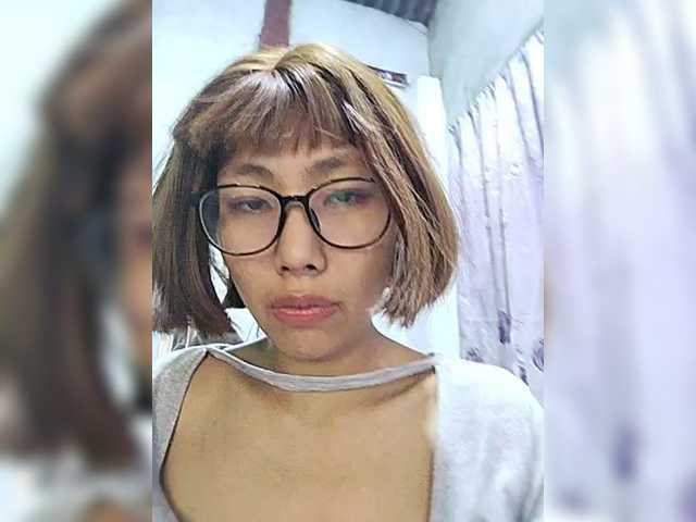 momo3312 live webcam show