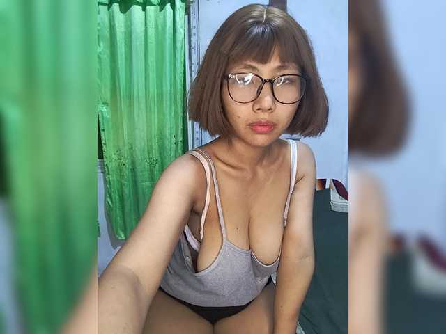 momo3312 live cam preview