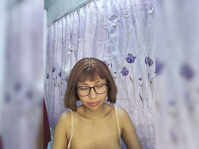 momo3312 live cam