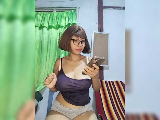 momo3312 live cam on BongaCams