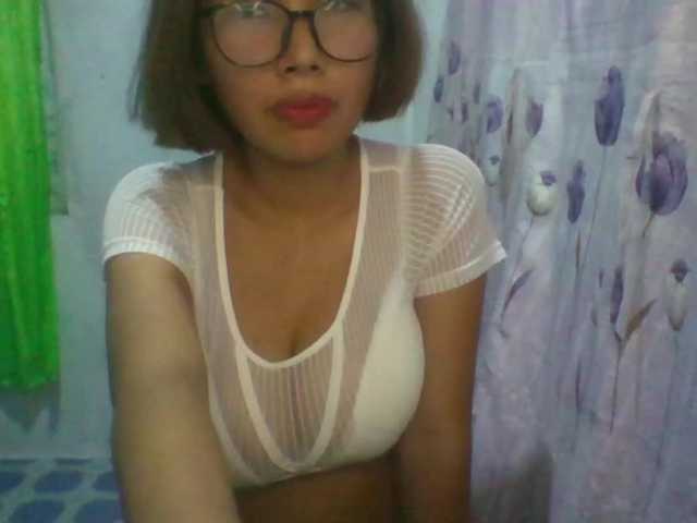 momo3312 live cam on BongaCams