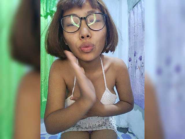 momo3312 live cam on BongaCams