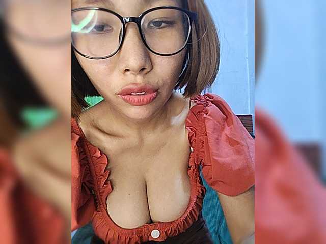 momo3312 live cam on BongaCams