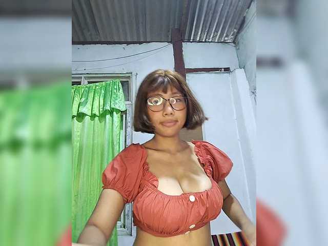 momo3312 live cam on BongaCams