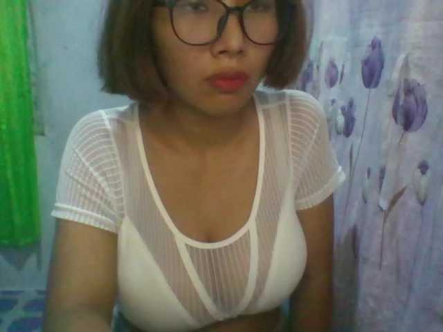 momo3312 live cam on BongaCams