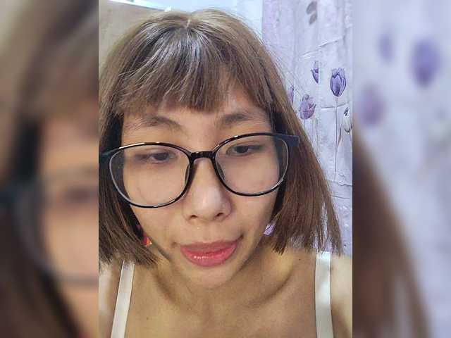 momo3312 live cam on BongaCams