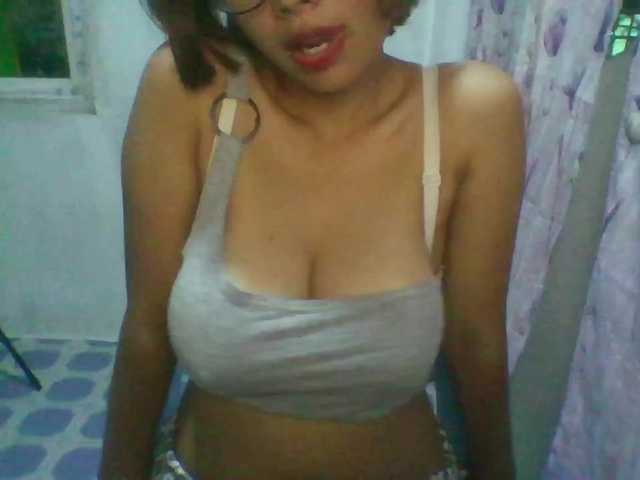 momo3312 live cam on BongaCams