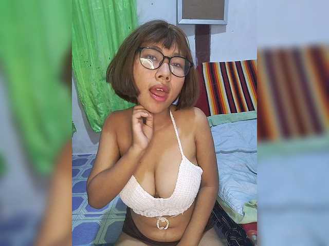 momo3312 live cam on BongaCams