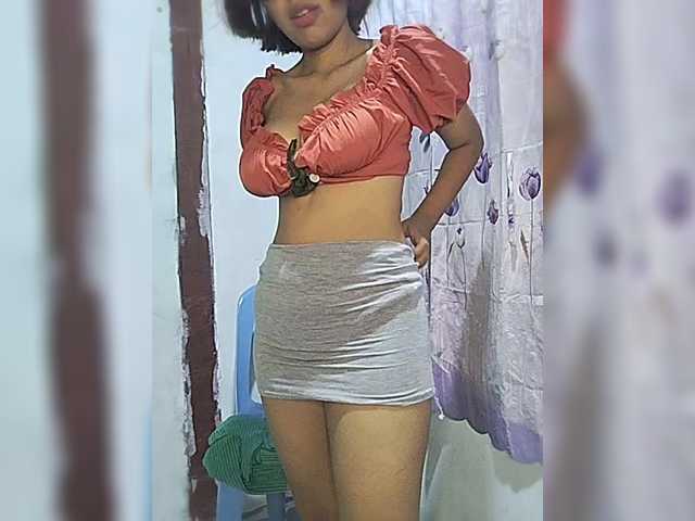 momo3312 live webcam show