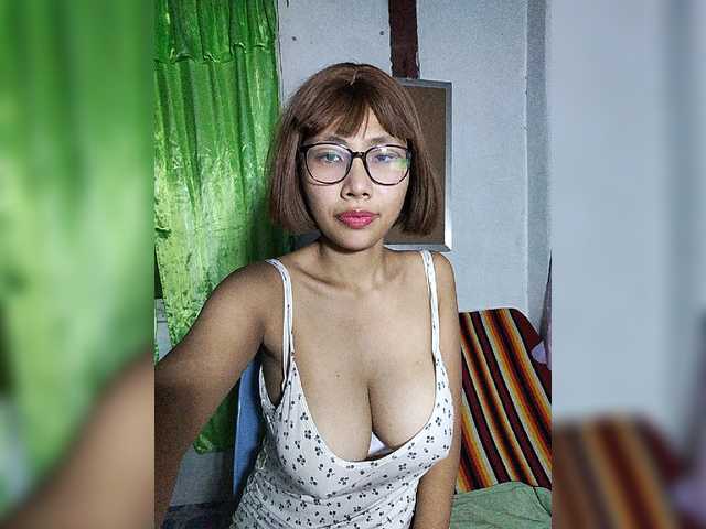 momo3312 live cam on BongaCams