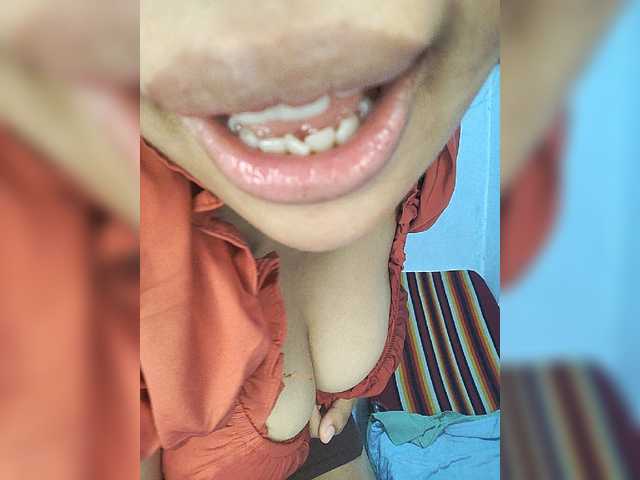 momo3312 live cam on BongaCams