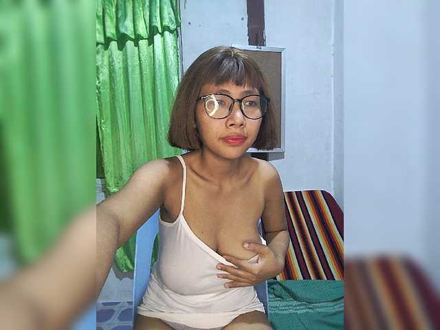 momo3312 live cam