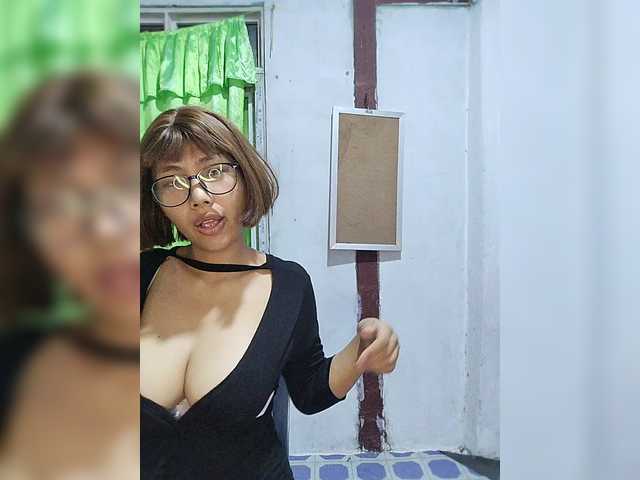momo3312 live cam on BongaCams