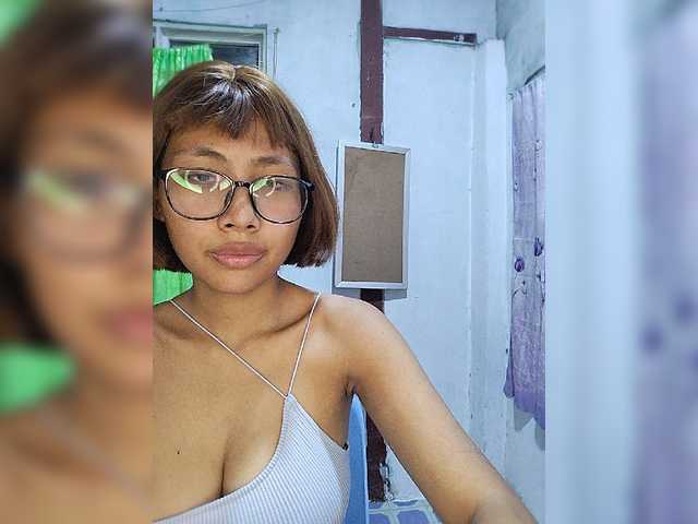 momo3312 live cam on BongaCams