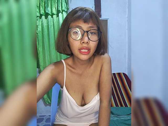 momo3312 live cam on BongaCams