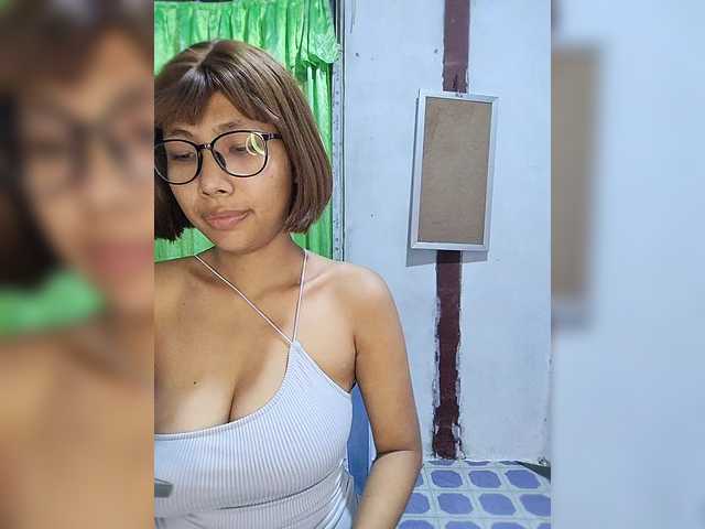 momo3312 live cam on BongaCams