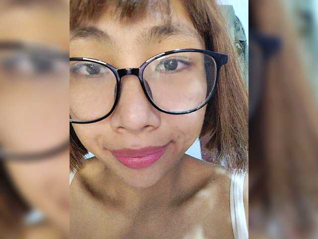 momo3312 live cam on BongaCams