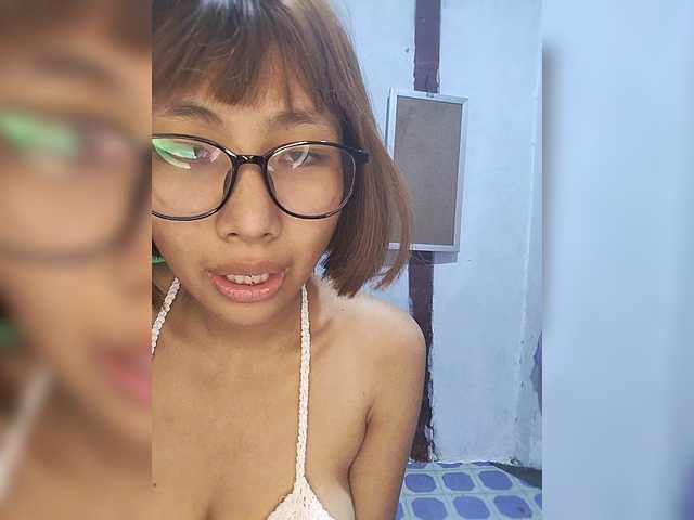 momo3312 live cam on BongaCams