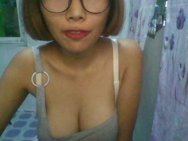 momo3312 live cam on BongaCams