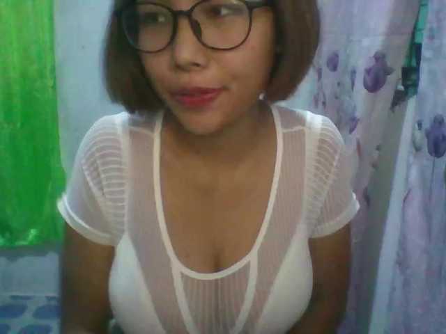 momo3312 live cam on BongaCams