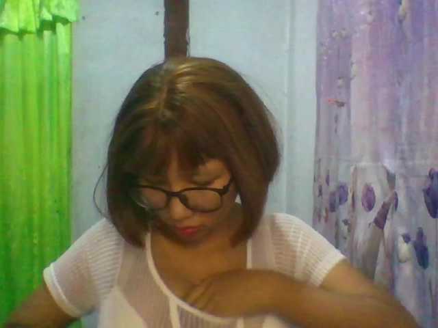 momo3312 live cam on BongaCams