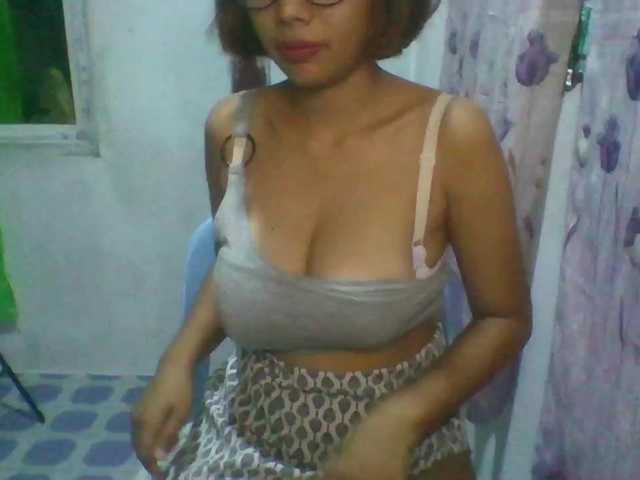 momo3312 live cam on BongaCams