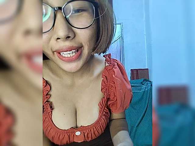 momo3312 live cam