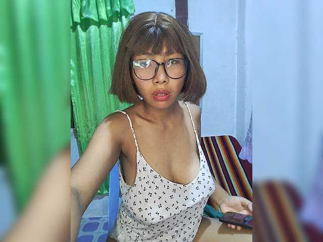 momo3312 live cam on BongaCams